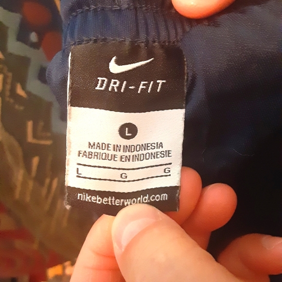 Nike Dri-Fit Shorts size Large - Picture 3 of 7